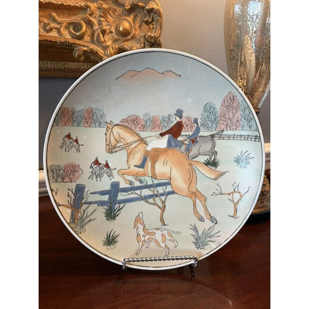 Vintage Chinese Plate Porcelain Man Riding Horses Equestrian Fox Hunt Scene 10